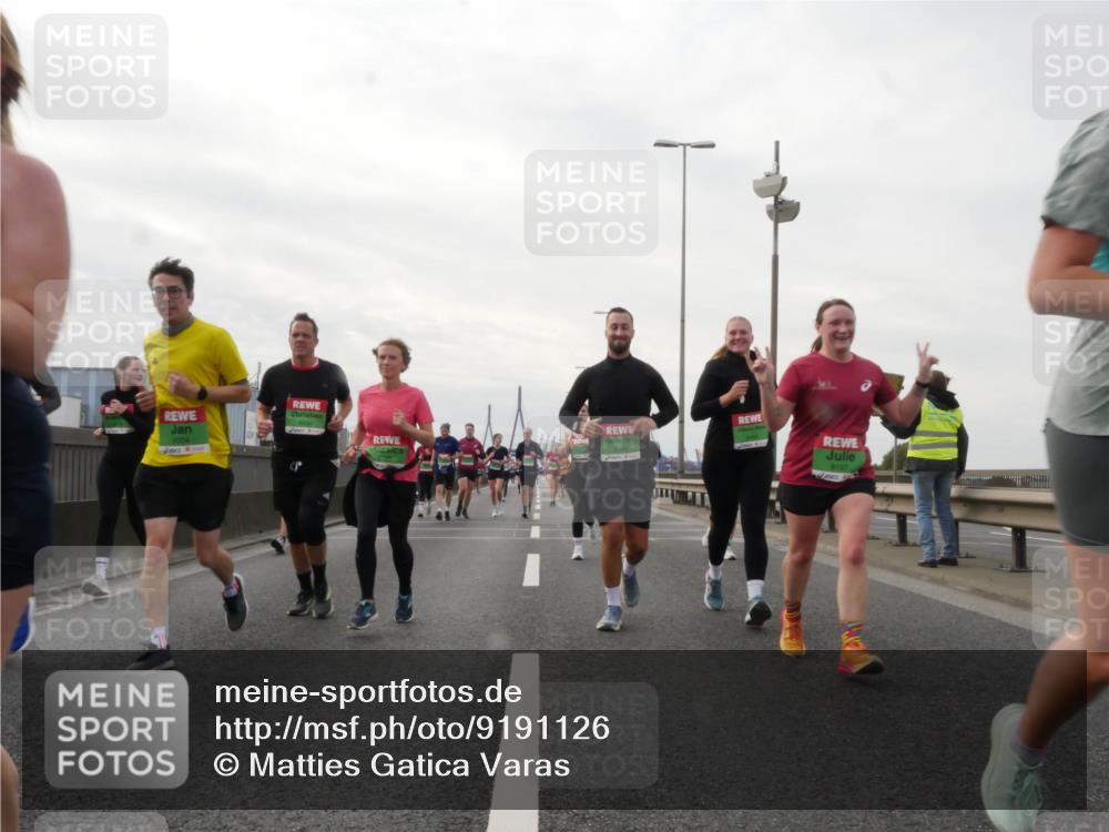 03.10.2025 - Köhlbrandbrückenlauf Matties Gatica Varas http://msf.ph/oto/9191126 03.10.2025 16:04:59 Position 3  meine-sportfotos.de
