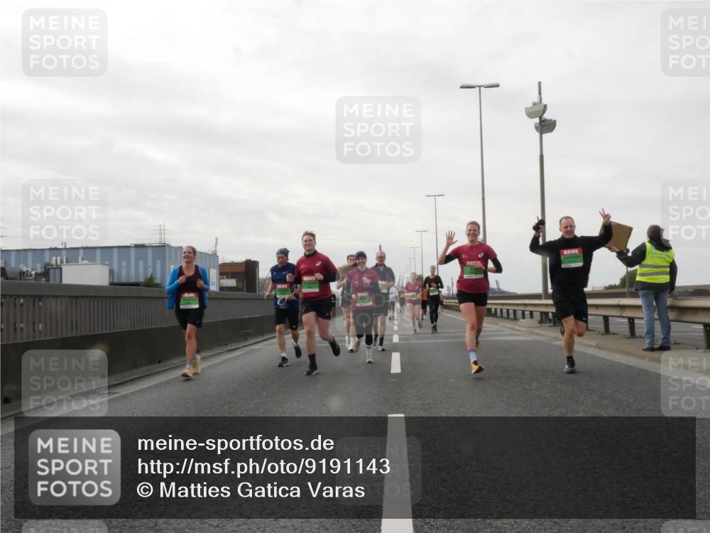 03.10.2025 - Köhlbrandbrückenlauf Matties Gatica Varas http://msf.ph/oto/9191143 03.10.2025 16:05:03 Position 3  meine-sportfotos.de