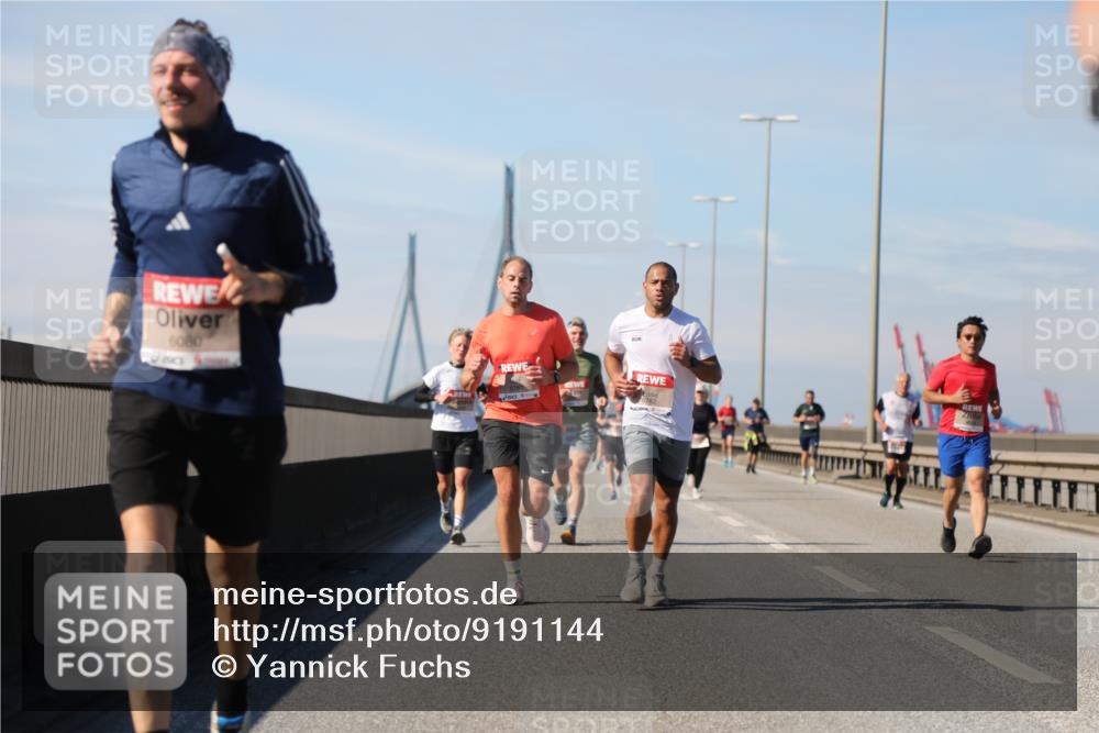 03.10.2025 - Köhlbrandbrückenlauf Yannick Fuchs http://msf.ph/oto/9191144 03.10.2025 11:51:42 Position 3 6080, 8503 meine-sportfotos.de