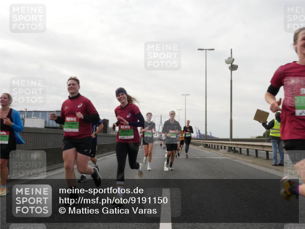 03.10.2025 - Köhlbrandbrückenlauf Matties Gatica Varas http://msf.ph/oto/9191150 03.10.2025 16:05:05 Position 3 7690, 7680 meine-sportfotos.de