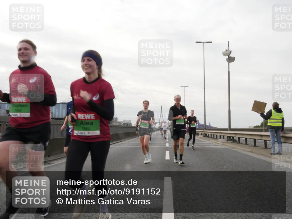 03.10.2025 - Köhlbrandbrückenlauf Matties Gatica Varas http://msf.ph/oto/9191152 03.10.2025 16:05:05 Position 3 7690, 7680 meine-sportfotos.de