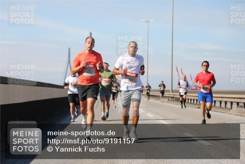 03.10.2025 - Köhlbrandbrückenlauf Yannick Fuchs http://msf.ph/oto/9191157 03.10.2025 11:51:43 Position 3 6781, 6782 meine-sportfotos.de