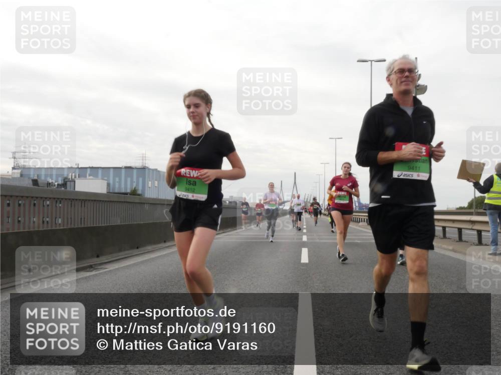 03.10.2025 - Köhlbrandbrückenlauf Matties Gatica Varas http://msf.ph/oto/9191160 03.10.2025 16:05:07 Position 3 9412, 9411 meine-sportfotos.de