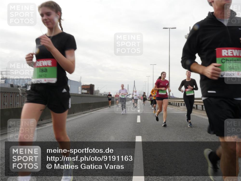 03.10.2025 - Köhlbrandbrückenlauf Matties Gatica Varas http://msf.ph/oto/9191163 03.10.2025 16:05:07 Position 3 9411 meine-sportfotos.de