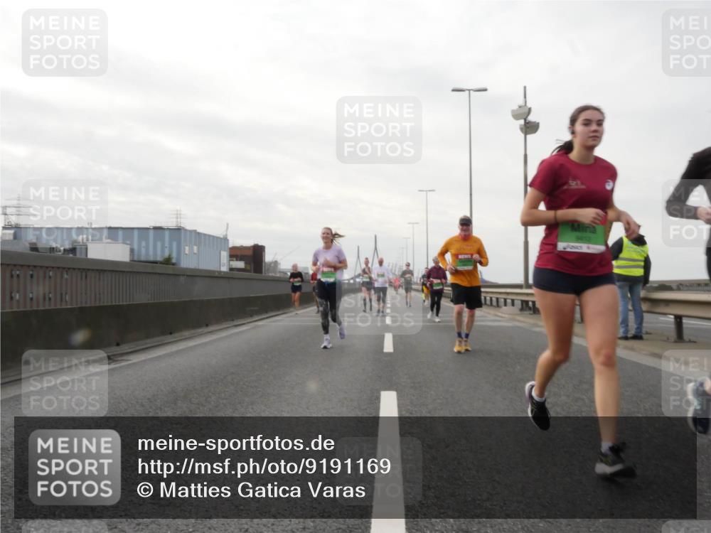 03.10.2025 - Köhlbrandbrückenlauf Matties Gatica Varas http://msf.ph/oto/9191169 03.10.2025 16:05:08 Position 3 9413 meine-sportfotos.de