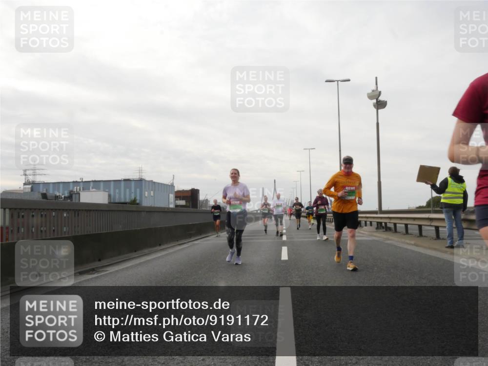 03.10.2025 - Köhlbrandbrückenlauf Matties Gatica Varas http://msf.ph/oto/9191172 03.10.2025 16:05:09 Position 3  meine-sportfotos.de
