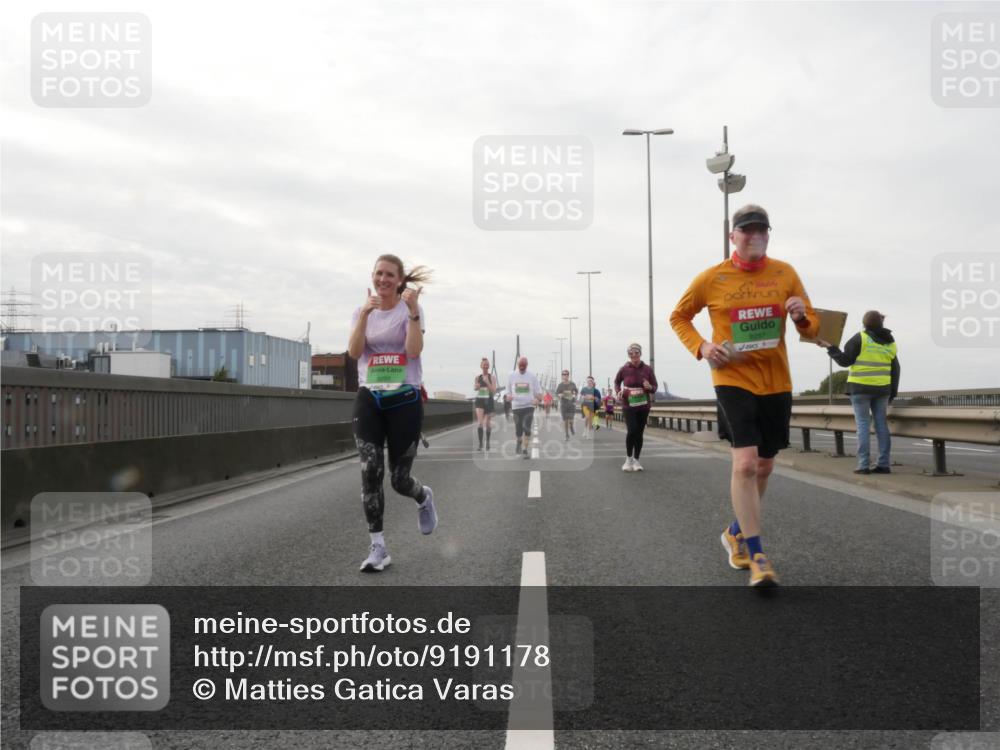 03.10.2025 - Köhlbrandbrückenlauf Matties Gatica Varas http://msf.ph/oto/9191178 03.10.2025 16:05:10 Position 3  meine-sportfotos.de