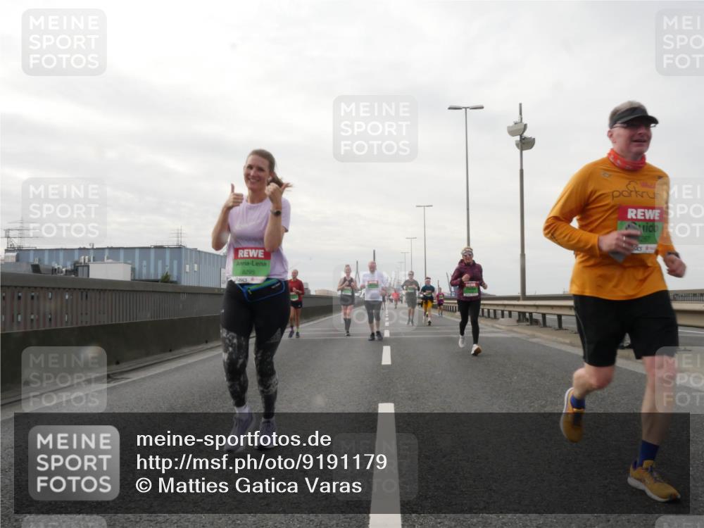 03.10.2025 - Köhlbrandbrückenlauf Matties Gatica Varas http://msf.ph/oto/9191179 03.10.2025 16:05:10 Position 3 8295, 3287 meine-sportfotos.de