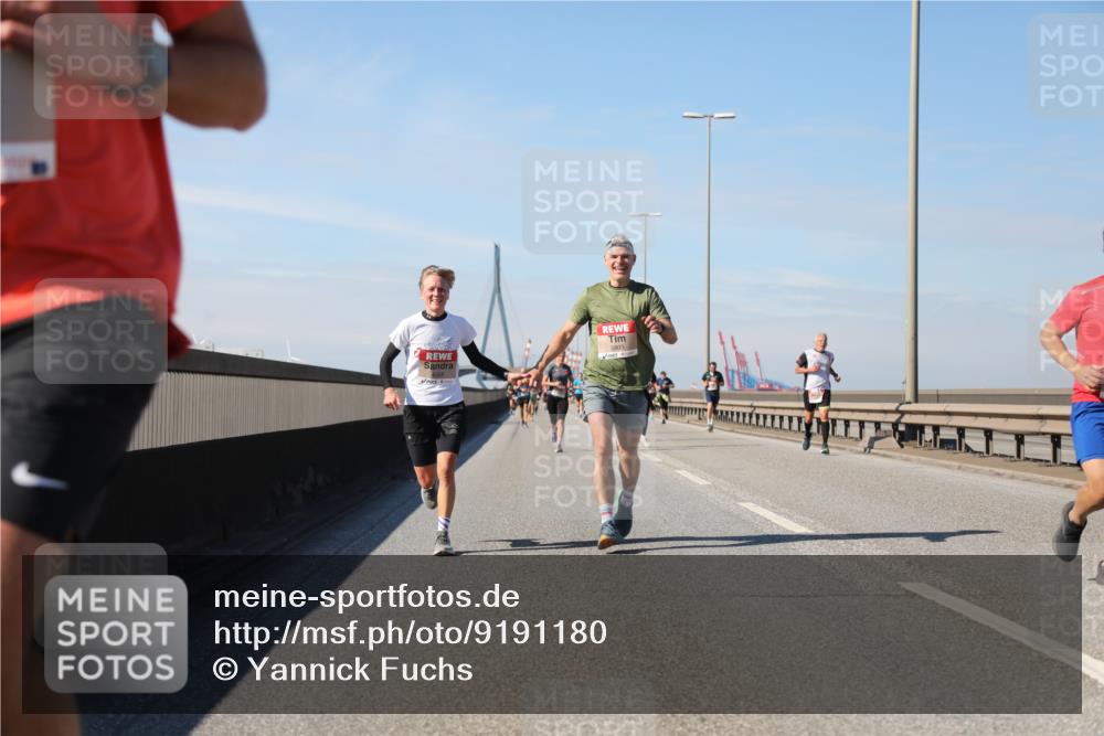 03.10.2025 - Köhlbrandbrückenlauf Yannick Fuchs http://msf.ph/oto/9191180 03.10.2025 11:51:46 Position 3 5803 meine-sportfotos.de