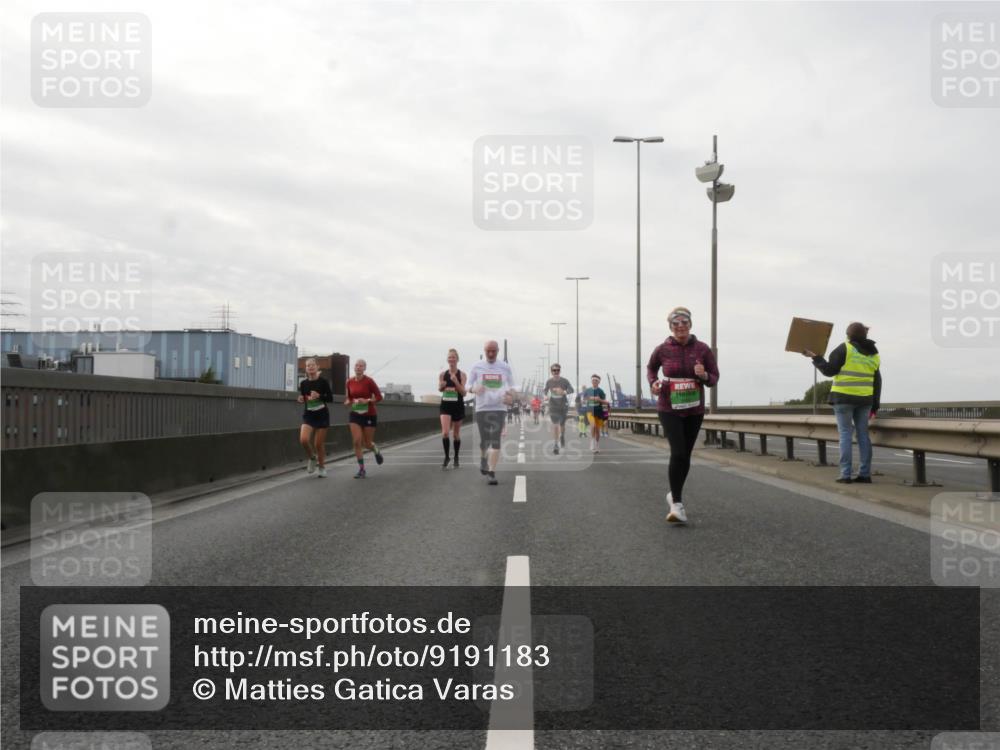 03.10.2025 - Köhlbrandbrückenlauf Matties Gatica Varas http://msf.ph/oto/9191183 03.10.2025 16:05:11 Position 3  meine-sportfotos.de