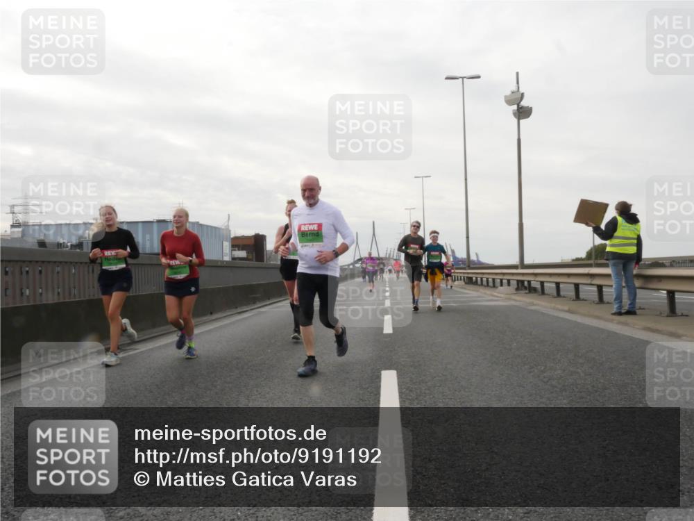 03.10.2025 - Köhlbrandbrückenlauf Matties Gatica Varas http://msf.ph/oto/9191192 03.10.2025 16:05:13 Position 3  meine-sportfotos.de