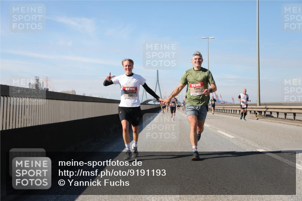 03.10.2025 - Köhlbrandbrückenlauf Yannick Fuchs http://msf.ph/oto/9191193 03.10.2025 11:51:47 Position 3 4358, 5803 meine-sportfotos.de