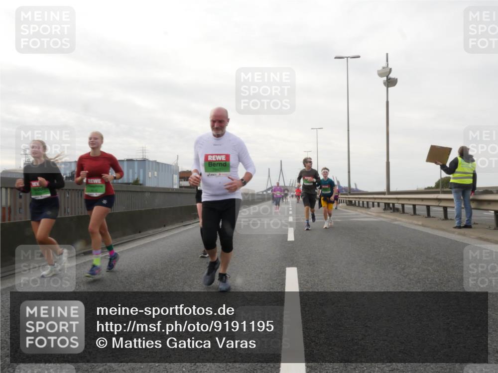 03.10.2025 - Köhlbrandbrückenlauf Matties Gatica Varas http://msf.ph/oto/9191195 03.10.2025 16:05:14 Position 3 7940 meine-sportfotos.de