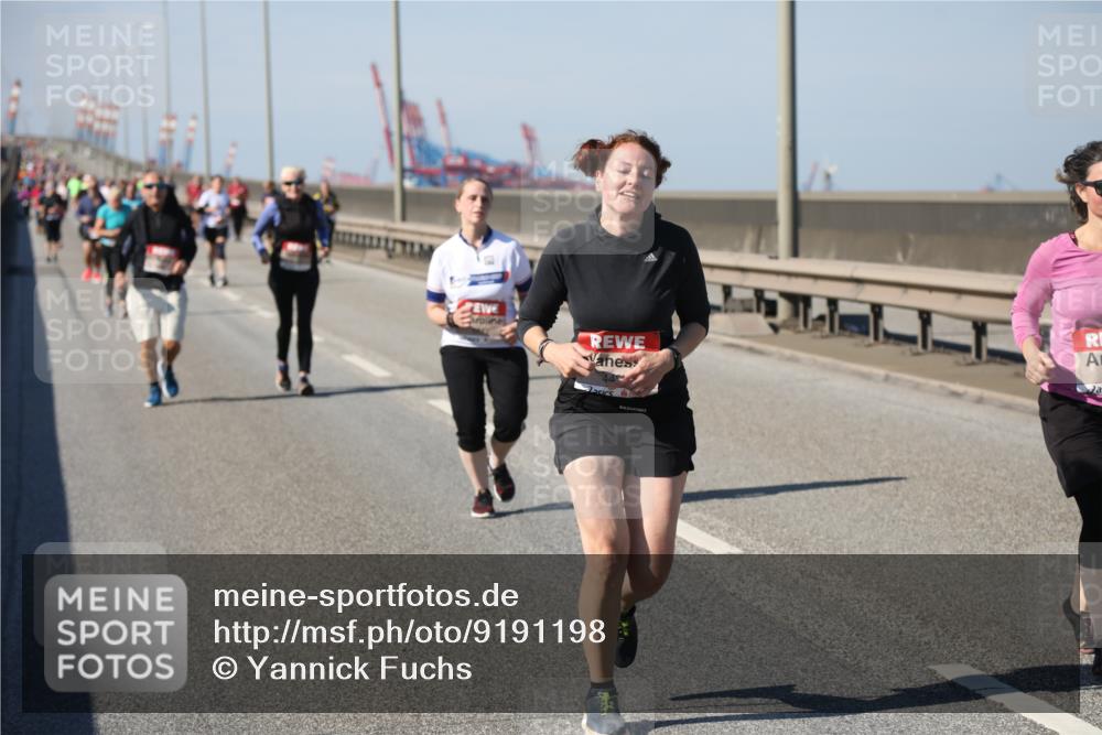 03.10.2025 - Köhlbrandbrückenlauf Yannick Fuchs http://msf.ph/oto/9191198 03.10.2025 12:11:47 Position 3 44 meine-sportfotos.de