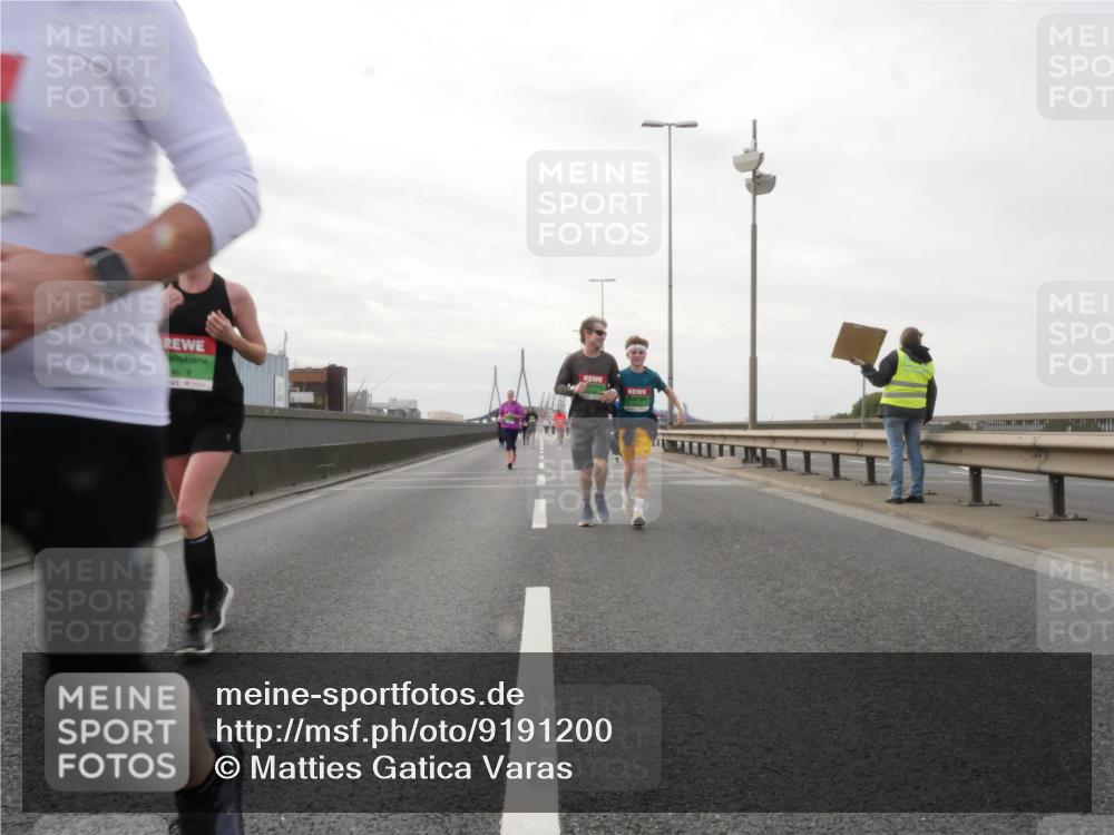 03.10.2025 - Köhlbrandbrückenlauf Matties Gatica Varas http://msf.ph/oto/9191200 03.10.2025 16:05:15 Position 3 8878 meine-sportfotos.de
