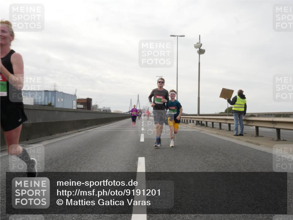 03.10.2025 - Köhlbrandbrückenlauf Matties Gatica Varas http://msf.ph/oto/9191201 03.10.2025 16:05:15 Position 3  meine-sportfotos.de