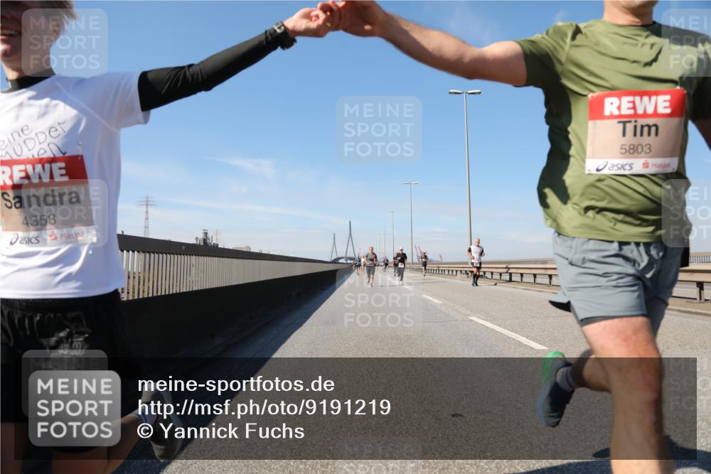 03.10.2025 - Köhlbrandbrückenlauf Yannick Fuchs http://msf.ph/oto/9191219 03.10.2025 11:51:48 Position 3 4358, 5803 meine-sportfotos.de