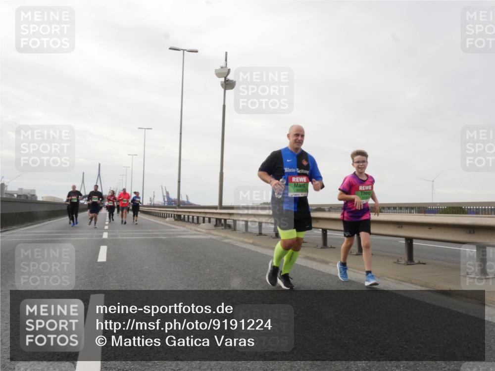 03.10.2025 - Köhlbrandbrückenlauf Matties Gatica Varas http://msf.ph/oto/9191224 03.10.2025 16:05:22 Position 3 9516 meine-sportfotos.de
