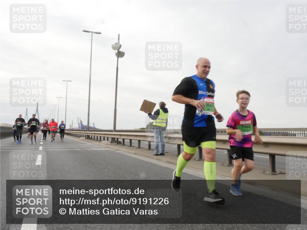 03.10.2025 - Köhlbrandbrückenlauf Matties Gatica Varas http://msf.ph/oto/9191226 03.10.2025 16:05:22 Position 3  meine-sportfotos.de
