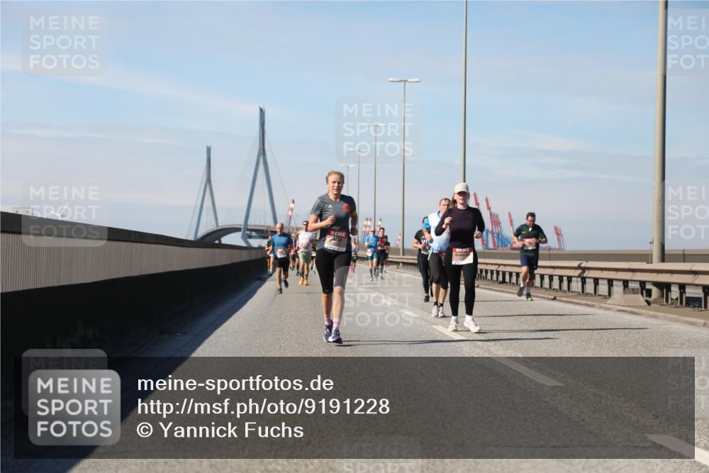 03.10.2025 - Köhlbrandbrückenlauf Yannick Fuchs http://msf.ph/oto/9191228 03.10.2025 11:51:49 Position 3 4195 meine-sportfotos.de