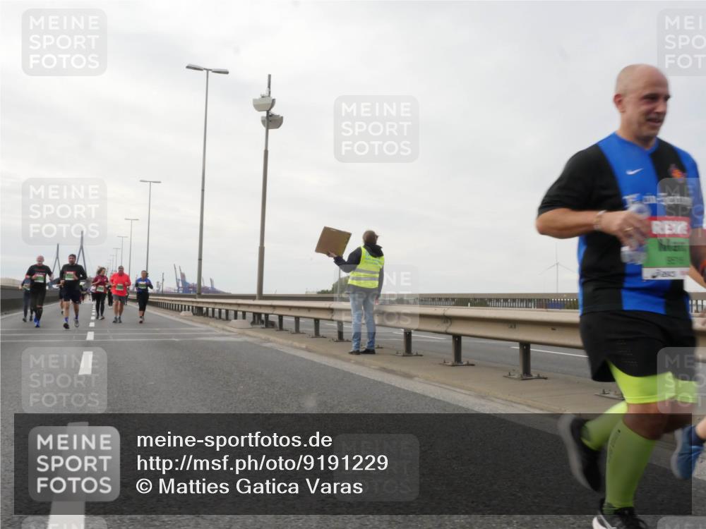 03.10.2025 - Köhlbrandbrückenlauf Matties Gatica Varas http://msf.ph/oto/9191229 03.10.2025 16:05:23 Position 3  meine-sportfotos.de