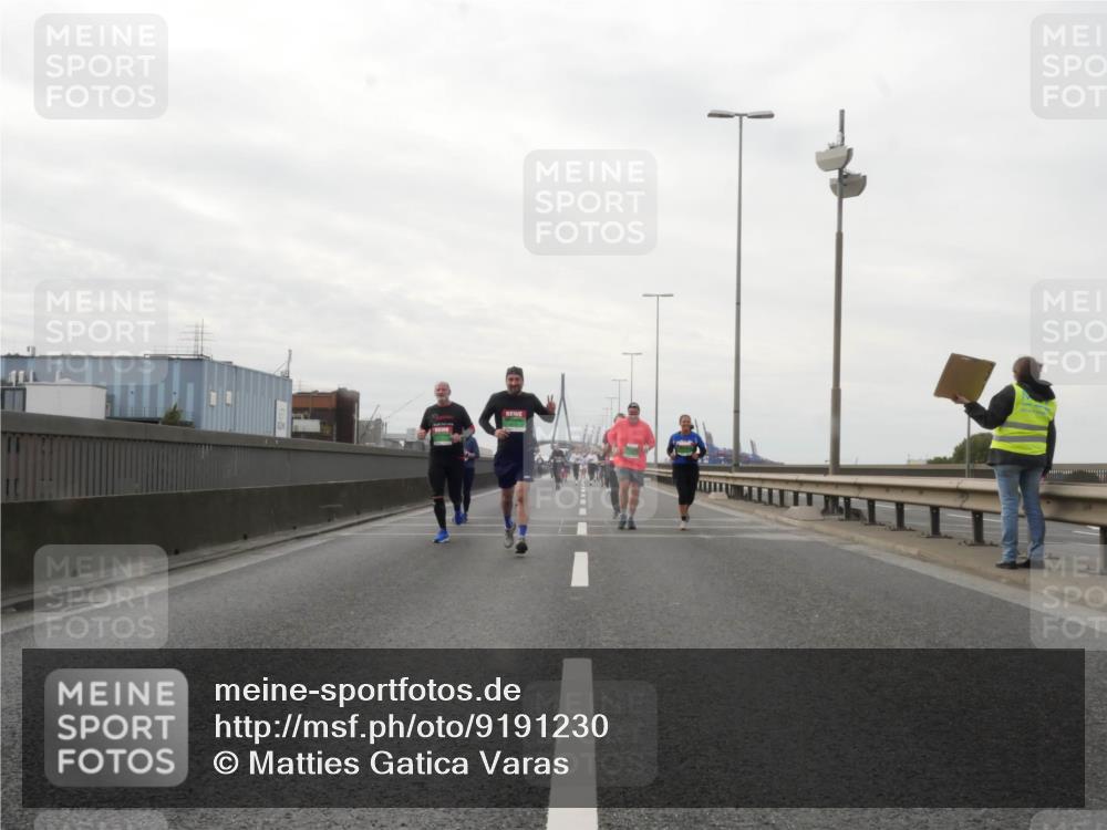 03.10.2025 - Köhlbrandbrückenlauf Matties Gatica Varas http://msf.ph/oto/9191230 03.10.2025 16:05:26 Position 3  meine-sportfotos.de
