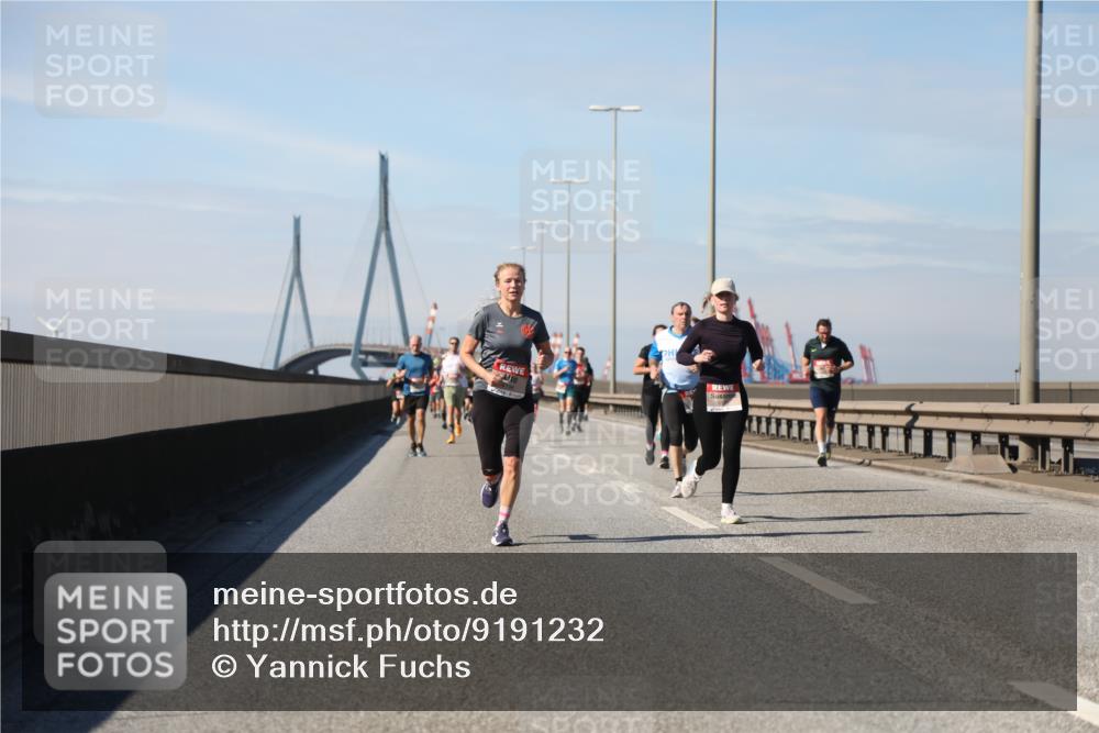 03.10.2025 - Köhlbrandbrückenlauf Yannick Fuchs http://msf.ph/oto/9191232 03.10.2025 11:51:50 Position 3  meine-sportfotos.de