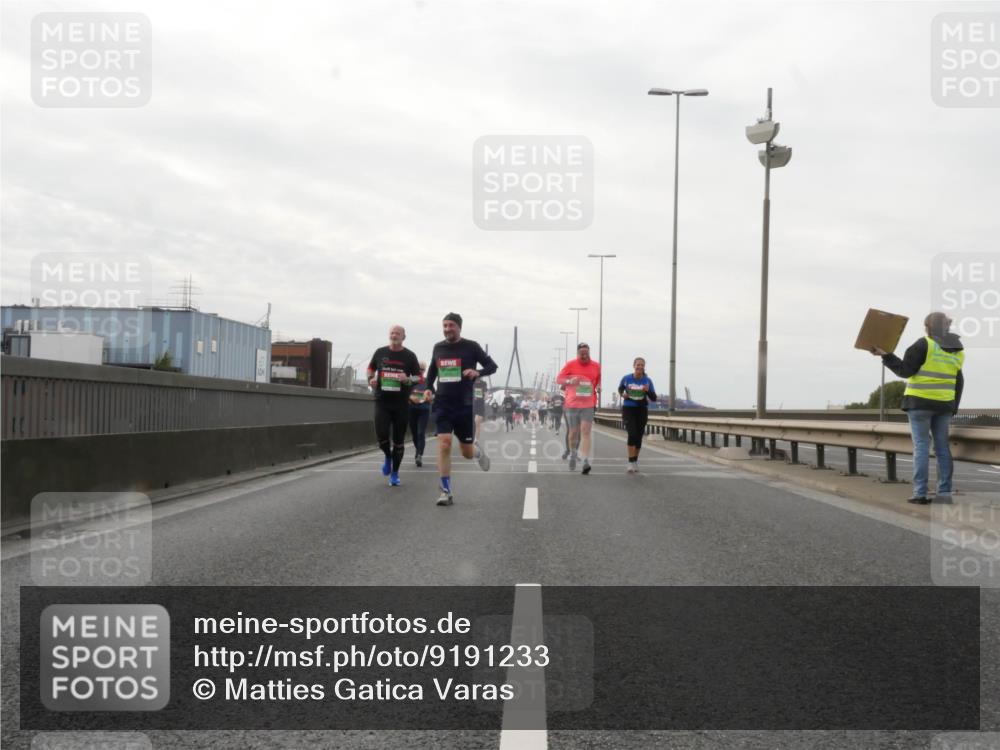 03.10.2025 - Köhlbrandbrückenlauf Matties Gatica Varas http://msf.ph/oto/9191233 03.10.2025 16:05:26 Position 3  meine-sportfotos.de