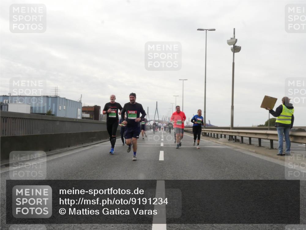 03.10.2025 - Köhlbrandbrückenlauf Matties Gatica Varas http://msf.ph/oto/9191234 03.10.2025 16:05:27 Position 3  meine-sportfotos.de