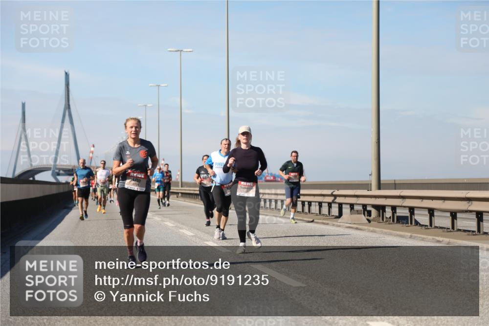 03.10.2025 - Köhlbrandbrückenlauf Yannick Fuchs http://msf.ph/oto/9191235 03.10.2025 11:51:50 Position 3 4196 meine-sportfotos.de