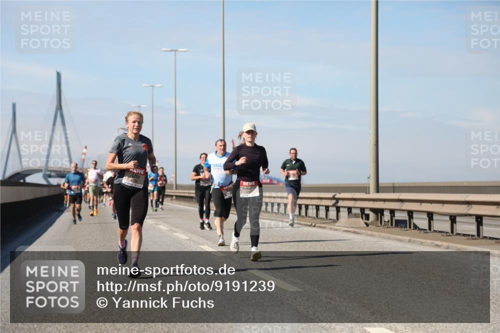 03.10.2025 - Köhlbrandbrückenlauf Yannick Fuchs http://msf.ph/oto/9191239 03.10.2025 11:51:50 Position 3 4196 meine-sportfotos.de