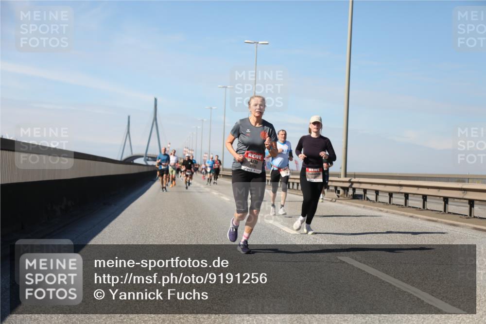 03.10.2025 - Köhlbrandbrückenlauf Yannick Fuchs http://msf.ph/oto/9191256 03.10.2025 11:51:52 Position 3 4196 meine-sportfotos.de