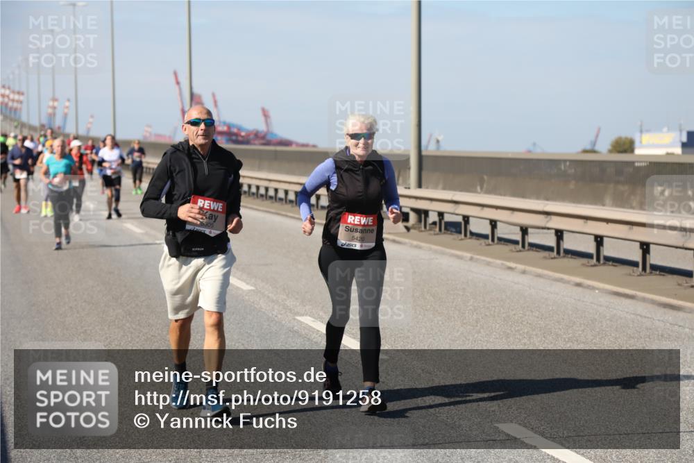 03.10.2025 - Köhlbrandbrückenlauf Yannick Fuchs http://msf.ph/oto/9191258 03.10.2025 12:11:52 Position 3 5305, 5420 meine-sportfotos.de