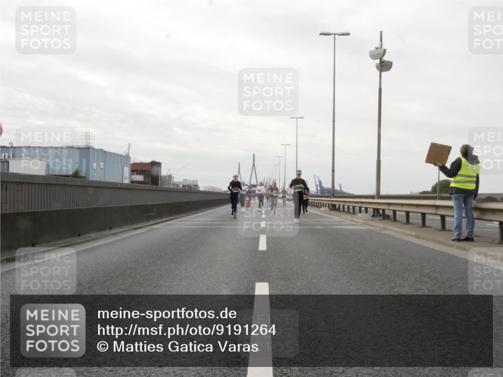 03.10.2025 - Köhlbrandbrückenlauf Matties Gatica Varas http://msf.ph/oto/9191264 03.10.2025 16:05:34 Position 3  meine-sportfotos.de