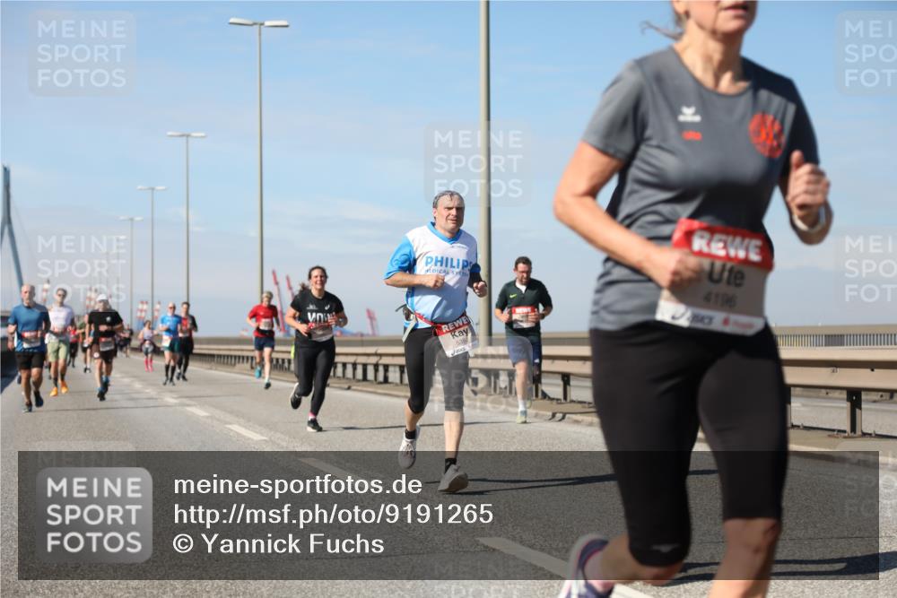 03.10.2025 - Köhlbrandbrückenlauf Yannick Fuchs http://msf.ph/oto/9191265 03.10.2025 11:51:53 Position 3 4196, 5352 meine-sportfotos.de