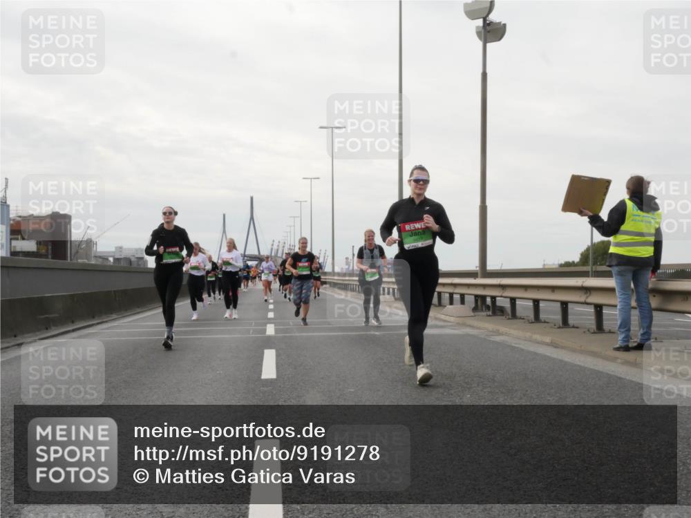 03.10.2025 - Köhlbrandbrückenlauf Matties Gatica Varas http://msf.ph/oto/9191278 03.10.2025 16:05:36 Position 3  meine-sportfotos.de