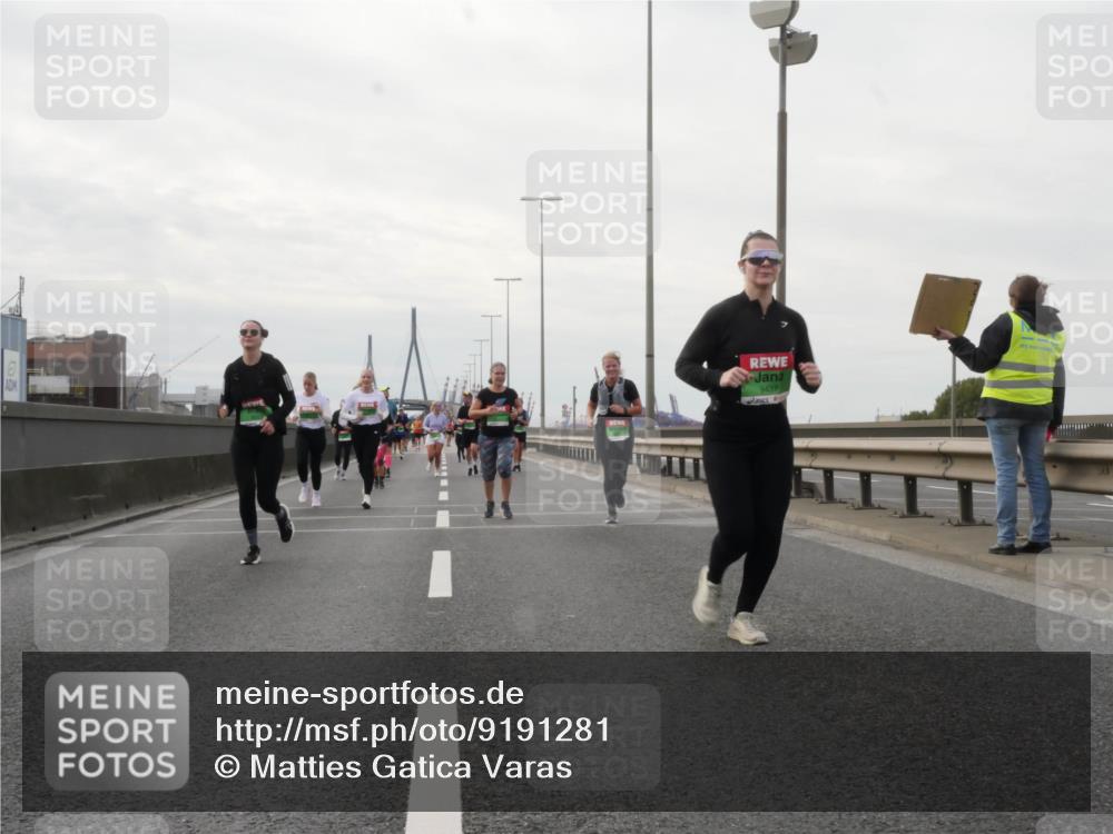 03.10.2025 - Köhlbrandbrückenlauf Matties Gatica Varas http://msf.ph/oto/9191281 03.10.2025 16:05:37 Position 3 9437 meine-sportfotos.de