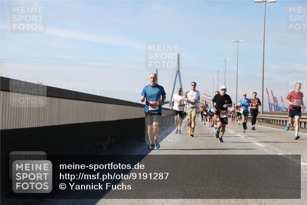 03.10.2025 - Köhlbrandbrückenlauf Yannick Fuchs http://msf.ph/oto/9191287 03.10.2025 11:51:57 Position 3  meine-sportfotos.de