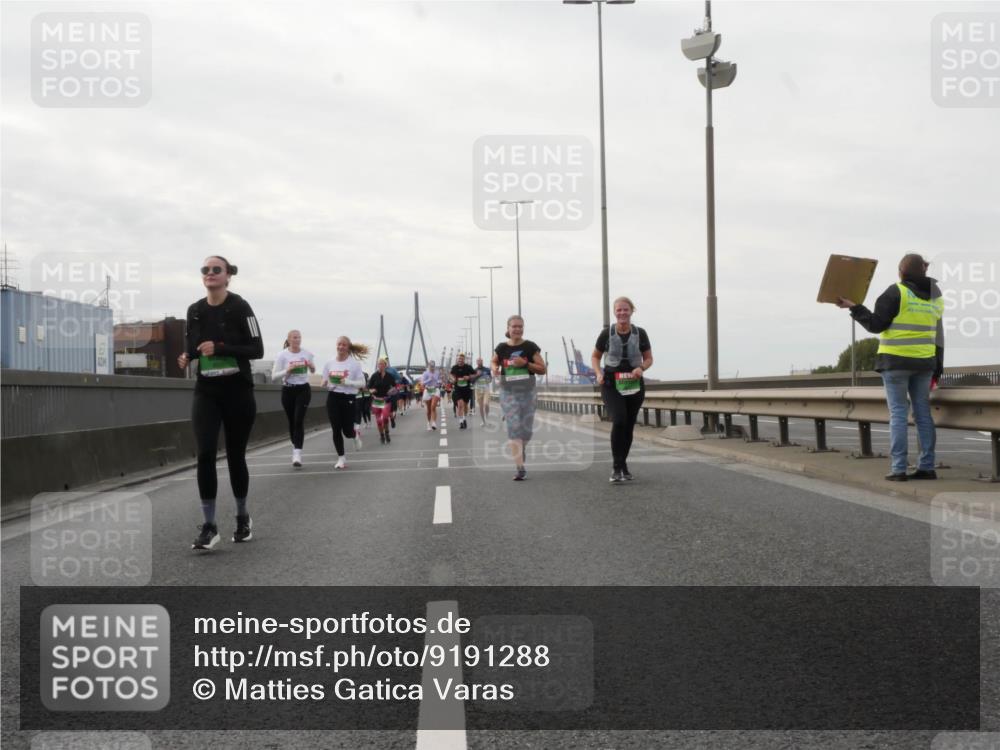 03.10.2025 - Köhlbrandbrückenlauf Matties Gatica Varas http://msf.ph/oto/9191288 03.10.2025 16:05:38 Position 3  meine-sportfotos.de