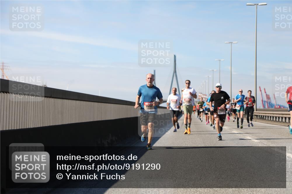 03.10.2025 - Köhlbrandbrückenlauf Yannick Fuchs http://msf.ph/oto/9191290 03.10.2025 11:51:57 Position 3  meine-sportfotos.de
