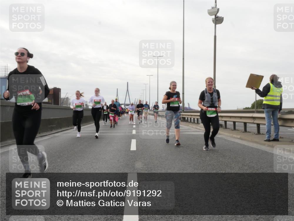 03.10.2025 - Köhlbrandbrückenlauf Matties Gatica Varas http://msf.ph/oto/9191292 03.10.2025 16:05:39 Position 3 8303 meine-sportfotos.de