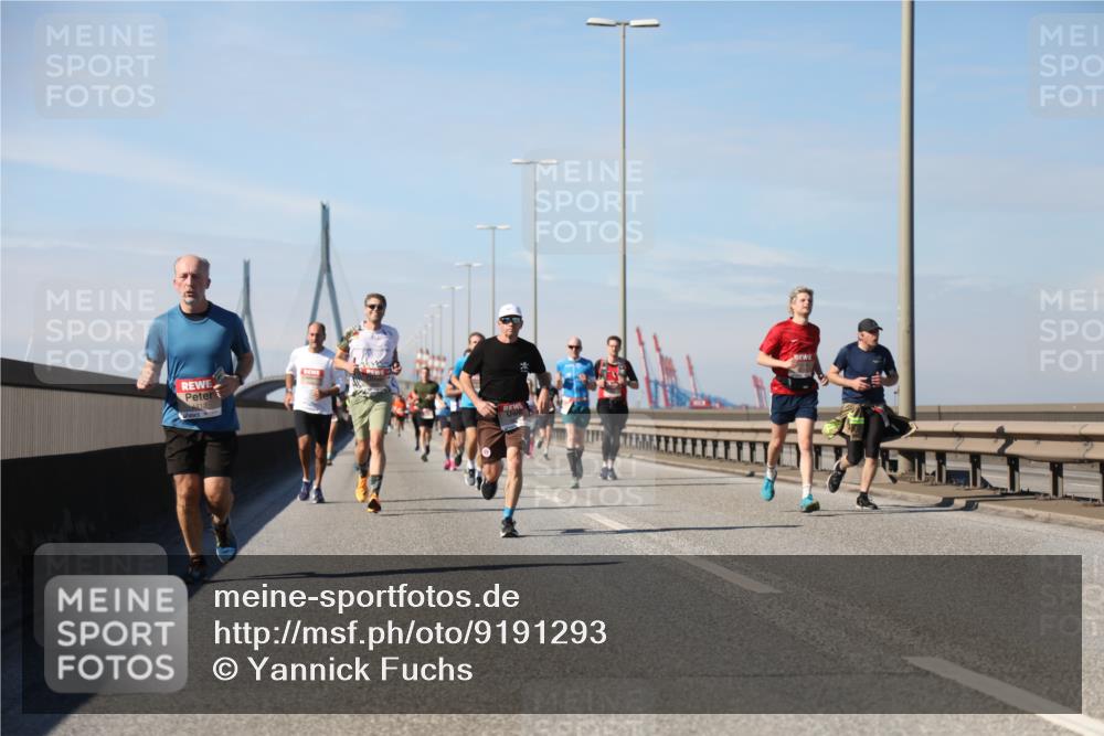 03.10.2025 - Köhlbrandbrückenlauf Yannick Fuchs http://msf.ph/oto/9191293 03.10.2025 11:51:58 Position 3 4412 meine-sportfotos.de