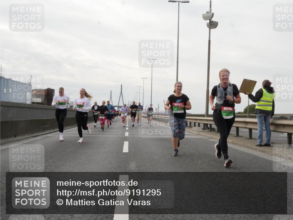03.10.2025 - Köhlbrandbrückenlauf Matties Gatica Varas http://msf.ph/oto/9191295 03.10.2025 16:05:40 Position 3  meine-sportfotos.de