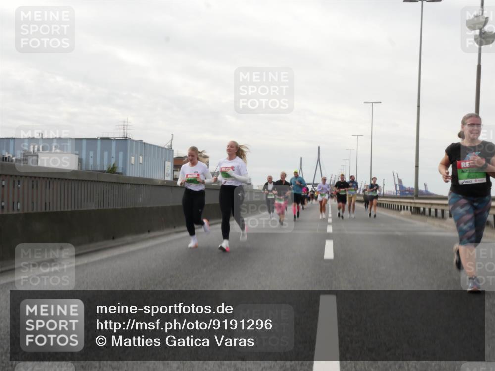 03.10.2025 - Köhlbrandbrückenlauf Matties Gatica Varas http://msf.ph/oto/9191296 03.10.2025 16:05:40 Position 3 8423 meine-sportfotos.de