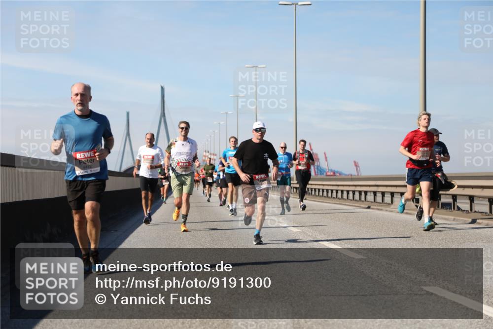 03.10.2025 - Köhlbrandbrückenlauf Yannick Fuchs http://msf.ph/oto/9191300 03.10.2025 11:51:59 Position 3 4412 meine-sportfotos.de