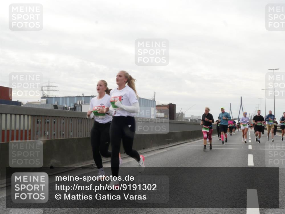 03.10.2025 - Köhlbrandbrückenlauf Matties Gatica Varas http://msf.ph/oto/9191302 03.10.2025 16:05:42 Position 3  meine-sportfotos.de