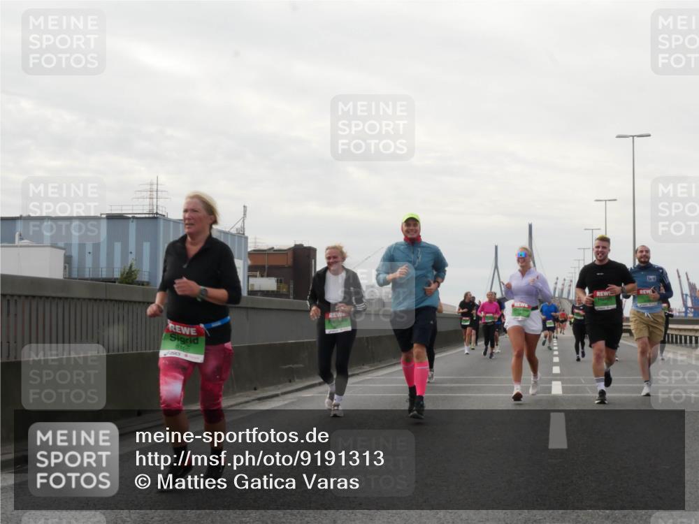 03.10.2025 - Köhlbrandbrückenlauf Matties Gatica Varas http://msf.ph/oto/9191313 03.10.2025 16:05:44 Position 3 8166 meine-sportfotos.de