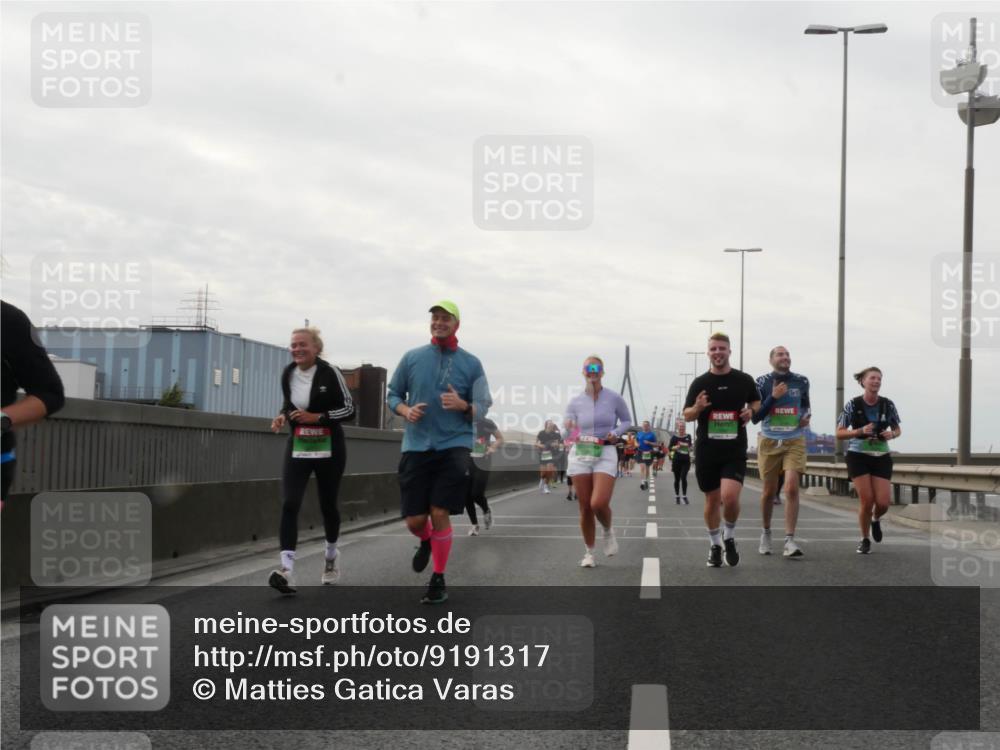 03.10.2025 - Köhlbrandbrückenlauf Matties Gatica Varas http://msf.ph/oto/9191317 03.10.2025 16:05:45 Position 3  meine-sportfotos.de