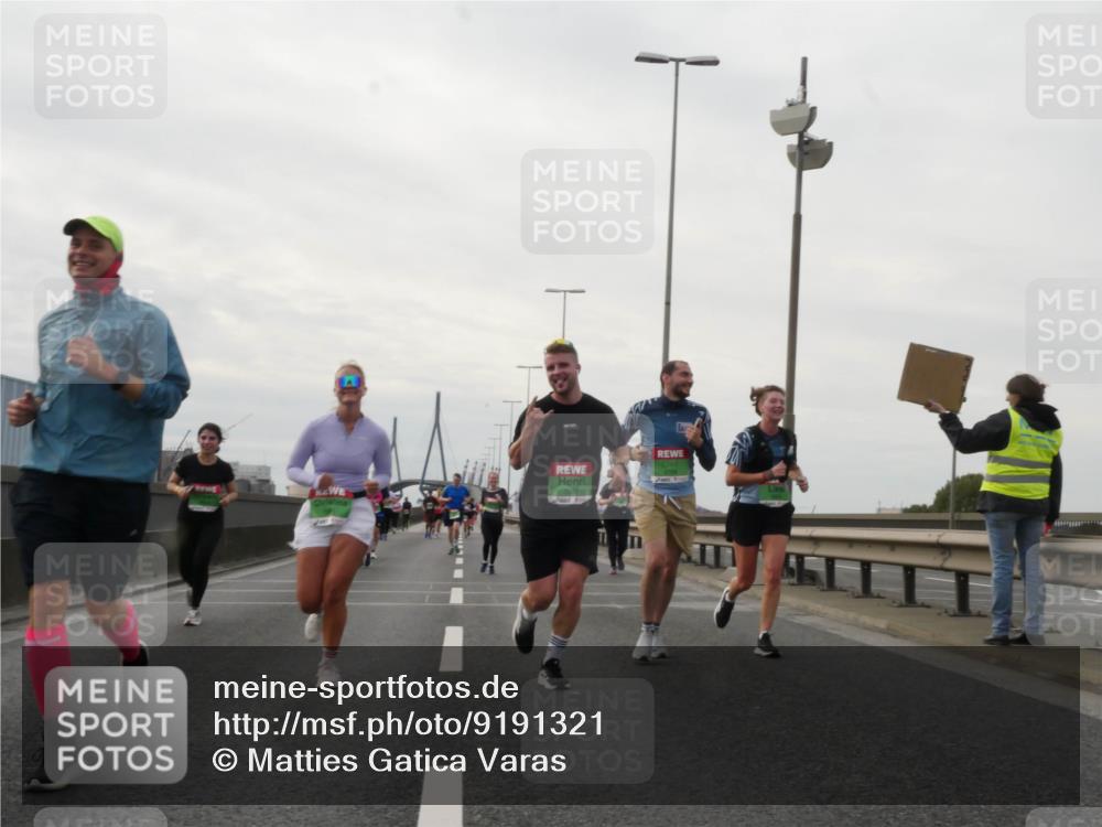 03.10.2025 - Köhlbrandbrückenlauf Matties Gatica Varas http://msf.ph/oto/9191321 03.10.2025 16:05:46 Position 3  meine-sportfotos.de