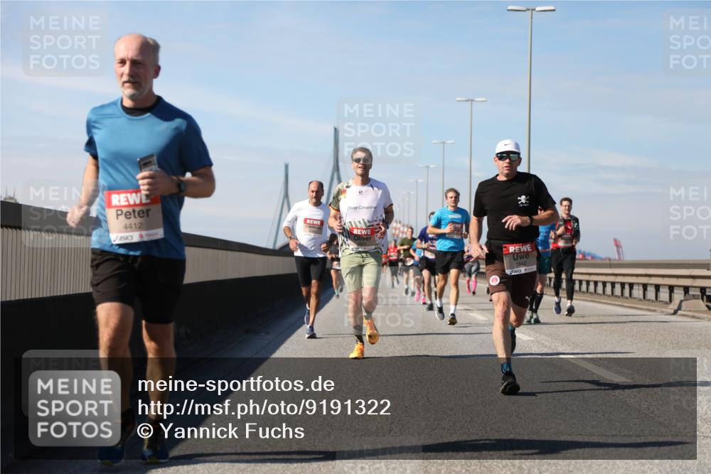 03.10.2025 - Köhlbrandbrückenlauf Yannick Fuchs http://msf.ph/oto/9191322 03.10.2025 11:52:00 Position 3 4412, 5842 meine-sportfotos.de